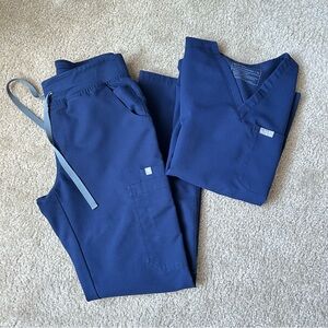 FIGS Women’s Navy Blue Scrub Set